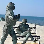Qerret Beachfront * غوليم