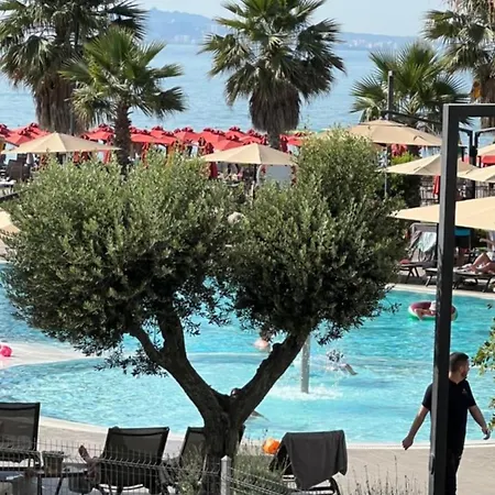 Daire Sea View Deluxe Qerret *