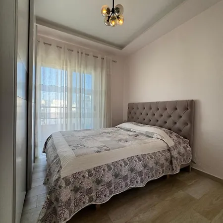 Sea View Deluxe Qerret Apartment