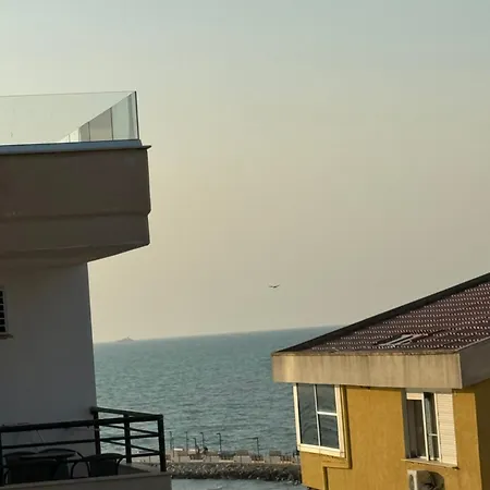 شقة Qerret Beachfront