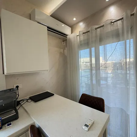 Qerret Beachfront شقة *
