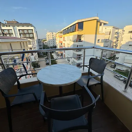 شقة Qerret Beachfront