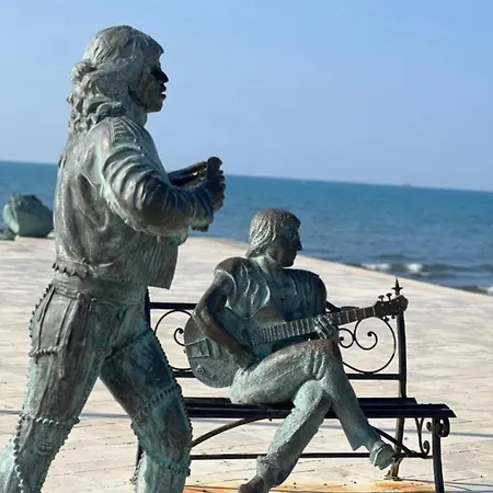 Qerret Beachfront * غوليم