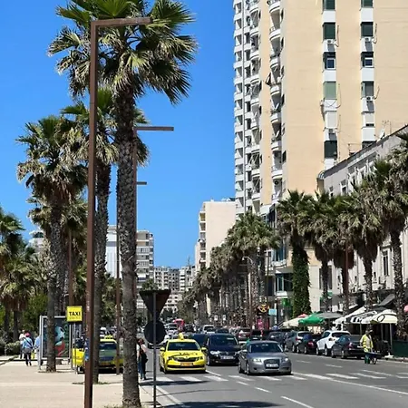 شقة Qerret Beachfront