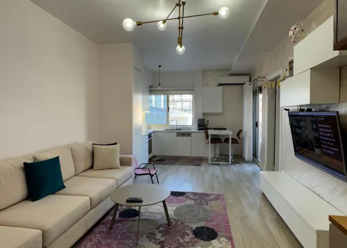 아파트 Qerret Beachfront 골렘